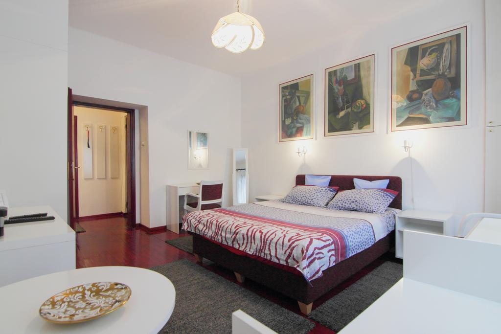 White Apartment Belgrado Esterno foto